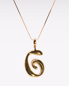 G pendant gold